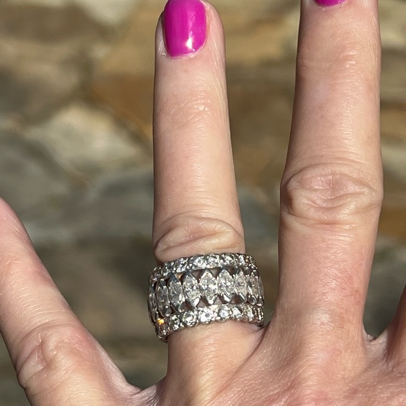 6 carat eternity band. Best trade ever milena123456 - Picture 3 of 8